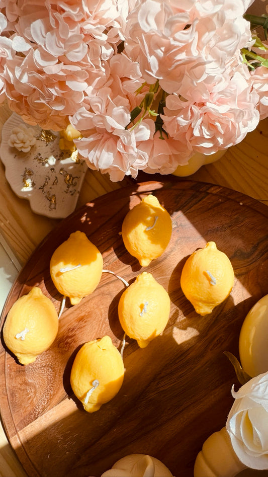 Velas limón Lumen Citrus vistas desde arriba con flores - VIGGÓ STUDIO